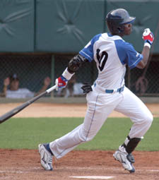 Rudy sacudi� al pitcheo matancero. Foto: Ricardo L�pez Hevia.
