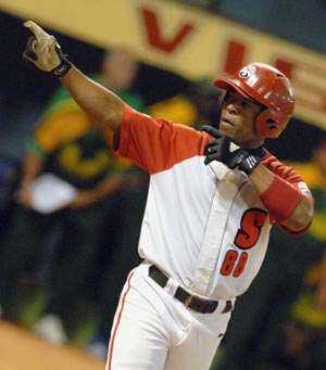 Alexei Bell decidi el cuarto juego con jit.