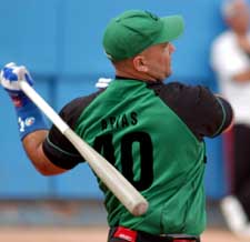 El cuadrangular de Osvaldo Arias decidi� en el San Luis. Foto: Ricardo L�pez Hevia.