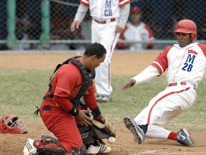 Los Metropolitanos se libraron de la escoba. Foto: Ricardo Lpez Hevia