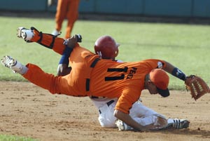 Cualquiera puede quedar arriba o abajo en esta recta final. Foto: Ricardo L�pez Hevia