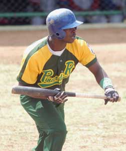 Donal Duarte le bot la pelota a Montieth y decidi en el San Luis. Foto: Ricardo Lpez Hevia