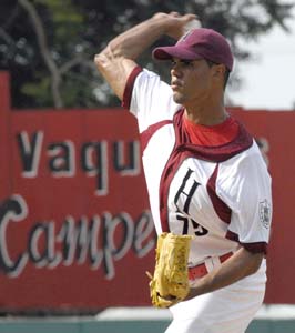Miguel Alfredo dej a 11 camageyanos con el madero al hombro, en siete entradas. Foto: Ricardo Lpez Hevia