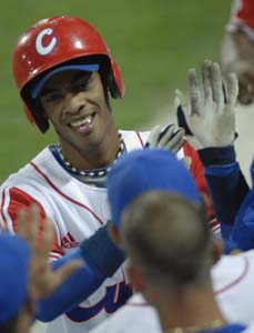 Olivera contribuy con jonrn a la causa santiaguera. Foto: Ricardo Lpez Hevia