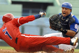 Agresividad en las bases ha sido una constante en su carrera. Foto: Ricardo L�pez Hevia.