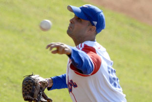 Maikel Folch, nuevamente verdugo de los guantanameros. Foto: Ricardo Lpez Hevia