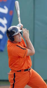 Yandrys Canto empuj dos carreras con largo doblete. Foto: Ricardo Lpez Hevia