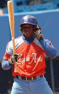 Rusney Castillo fue el mejor bateador avile�o frente a Industriales. Foto: Ricardo L�pez Hevia