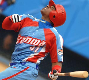 Yoennis Cspedes es el nuevo rey del jonrn. Foto: Ricardo Lpez Hevia