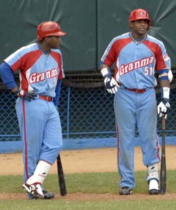 El binomio Despaigne-C�spedes pudiera arribar a los 60 jonrones en la presente justa. Fotos: Ricardo L�pez Hevia