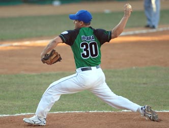 El cienfueguero Duniel Ibarra es el nuevo recordista en juegos salvados.  Foto: Ricardo Lpez Hevia.