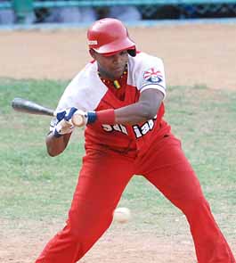 Reutilio Hurtado fue uno de los l�deres del ataque santiaguero. Foto: Otmaro Rodr�guez.