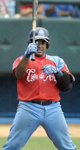 El receptor Lisdey D�az remolc� cuatro carreras. Foto: Ricardo L�pez Hevia 