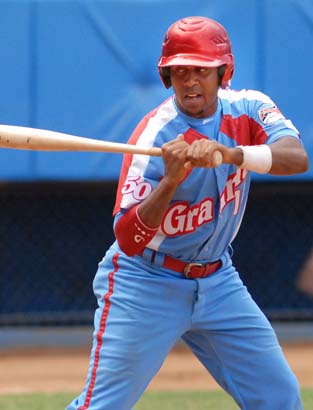 Urmaris le declar� la guerra a los Tigres. FOTO: RICARDO L�PEZ HEVIA