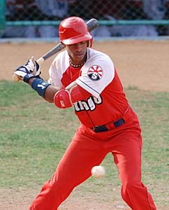 Olivera ha sentado c�tedra como buen bateador en el equipo Cuba. Foto: Otmaro Rodr�guez.