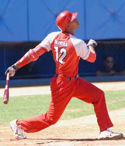 Olivera fue uno de los que jonrone� dos veces en el Tercer Frente. FOTO: RICARDO L�PEZ HEVIA