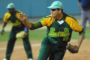 Yosvani Torres dej� a Industriales en tres jits. FOTO: RICARDO L�PEZ HEVIA