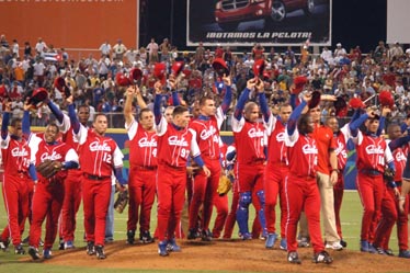 Cuba saluda al hospitalario y amistoso pueblo de Puerto Rico. Foto: Ricardo L�pez Hevia