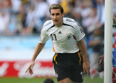 Miroslav Klose, delantero alemn: dos goles en su cumpleaos. (Foto: AFP)