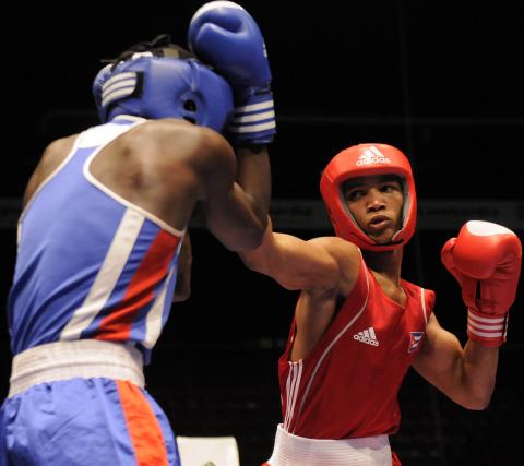 Rosniel Iglesias gan 14-0 en 64 kg.