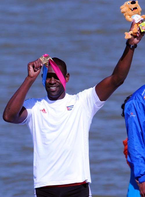 ngel Founier (7:02.94) nico bote clasificado hasta hoy para los Juegos Olmpicos de Londres12, obtuvo el oro en esta jornada. Foto: Ricardo Lpez Hevia, enviado especial