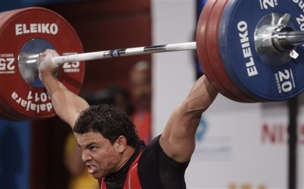 El pesista cubano Javier Enrique Vanega conquist el ttulo en la divisin de los 94 kilogramos del levantamiento de pesas. Foto: DAYLIFE.