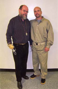 Gerardo junto al Padre Lapsley 