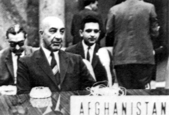Participantes en la I Cumbre. En la foto el Primer Ministro de Afganistn, Sardar Mohammed Daud Khan. 