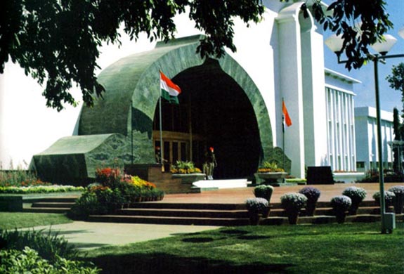 La 7ma Conferencia del MNOAL, en Nueva Delhi, in 1983.