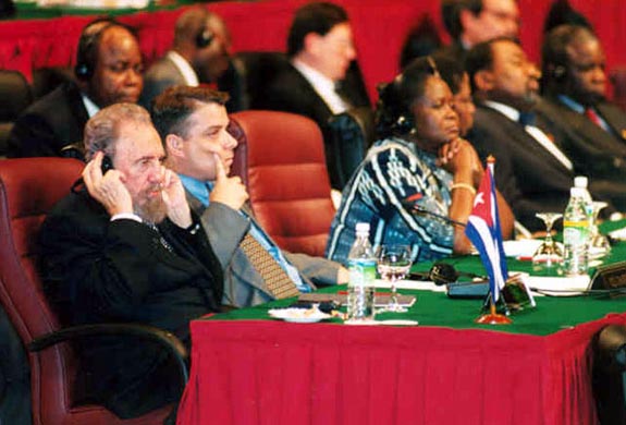 Delegacin cubana presidida por Fidel Castro, en la XIII Cumbre, Kuala Lumpur 2003.