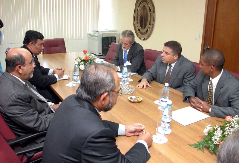 Encuentro de Felipe Perez Roque, Ministro de Relaciones Exteriores de Cuba con Dato� Seri Syed Hamid Albar, Ministro de Relaciones Exteriores de Malasia. (Foto: Roberto Su�rez)