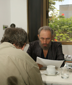El Comandante en Jefe Fidel Castro Ruz recibi� al Presidente de la Comisi�n de Recursos Naturales y Medio Ambiente de la C�mara de Diputados de la Rep�blica Argentina, Miguel Bonasso