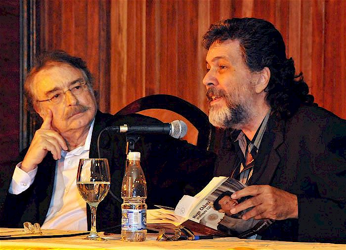 Il giornalista  Ignacio Ramonet e lassessore del Presidente dei Consigli di Stato e dei Ministri di Cuba, Abel Prieto. 