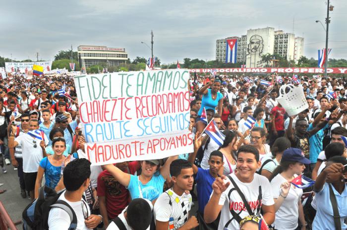 Desfile central na Praça da Revolução “José Martí”
