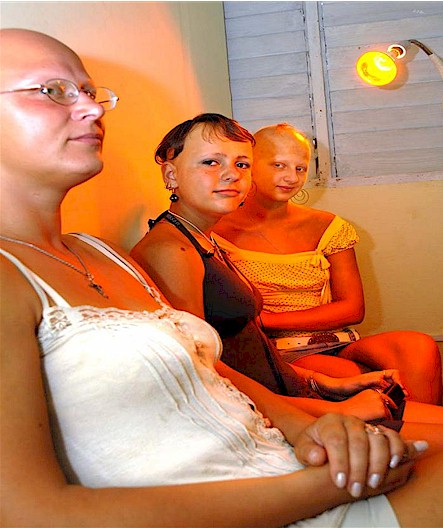 Attualmente sono migliaia i giovani che vivono un’esistenza normale e apportano alla loro società grazie al gesto solidale di Cuba.