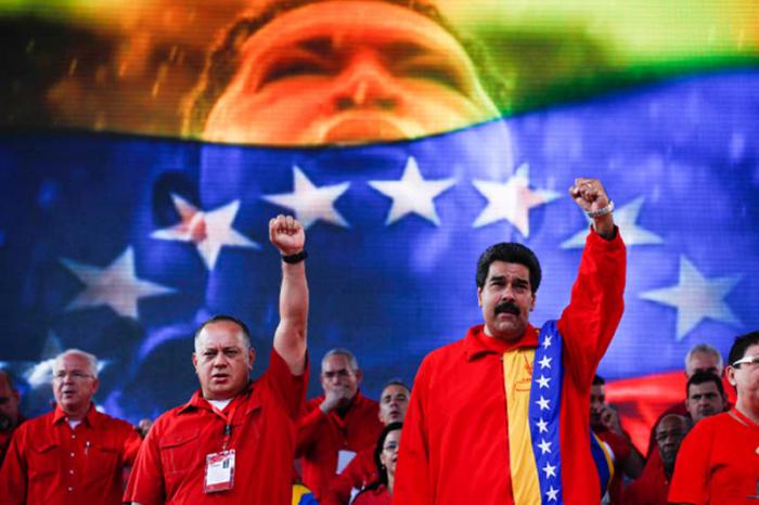 Nicolas Maduro Il Partito fondato nel 2008, frutto della fusione di vari movimenti Politici, serviti  come base alla piattaforma del progetto di Chávez,  ha promosso  la discussione attorno a temi vitali per il futuro della Rivoluzione Bolivariana.