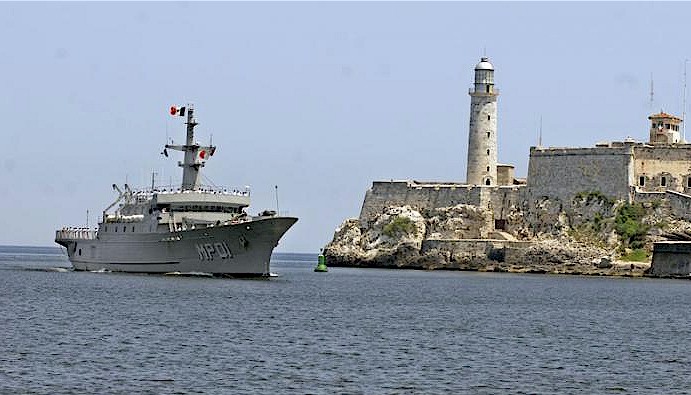 La nave buque multiproposito MP-01 Huasteco della Armata degli Statu Uniti mexicano entra nella rada della baia de lavana