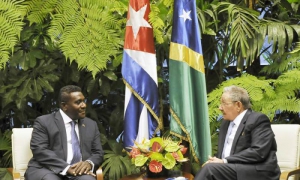 Raúl e il Primo Ministro delle Isole Salomón.