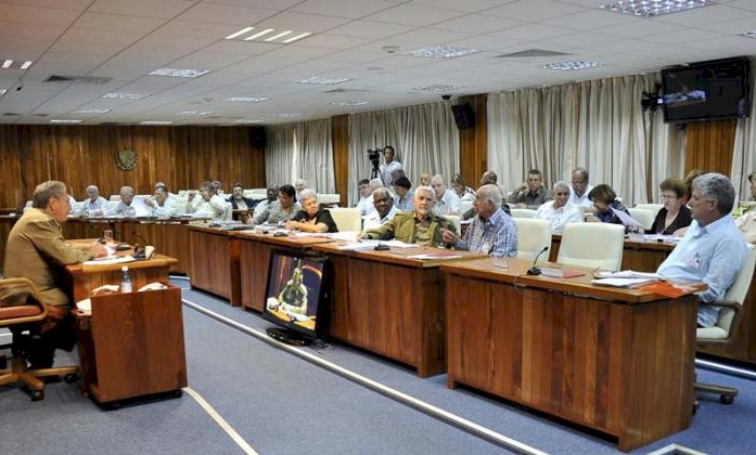 Durante la riunione del Consiglio dei Ministri svolta  nella giornata di sabato 21, il Generale dEsercito Ral Castro Ruz, ha incitato ancora una volta ad analizzare profondamente le cause delle difficolt che continuano a danneggiare leconomia cubana che, anche quando cresce, non lo fa al ritmo necessario. 